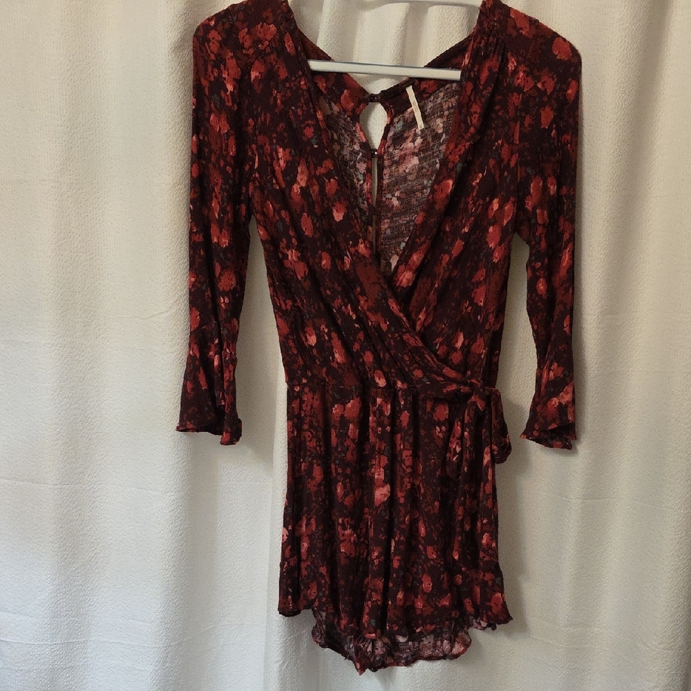 Free People RedGray/Black Floral Romper 60% Viscol 40% Rayon